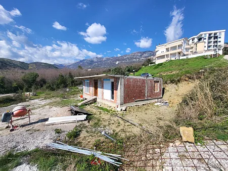 Haus von 80 Quadratmetern mit einem Grundstück von 905 m2 und wunderschönem Panoramablick auf die umliegenden Hügel und das Meer